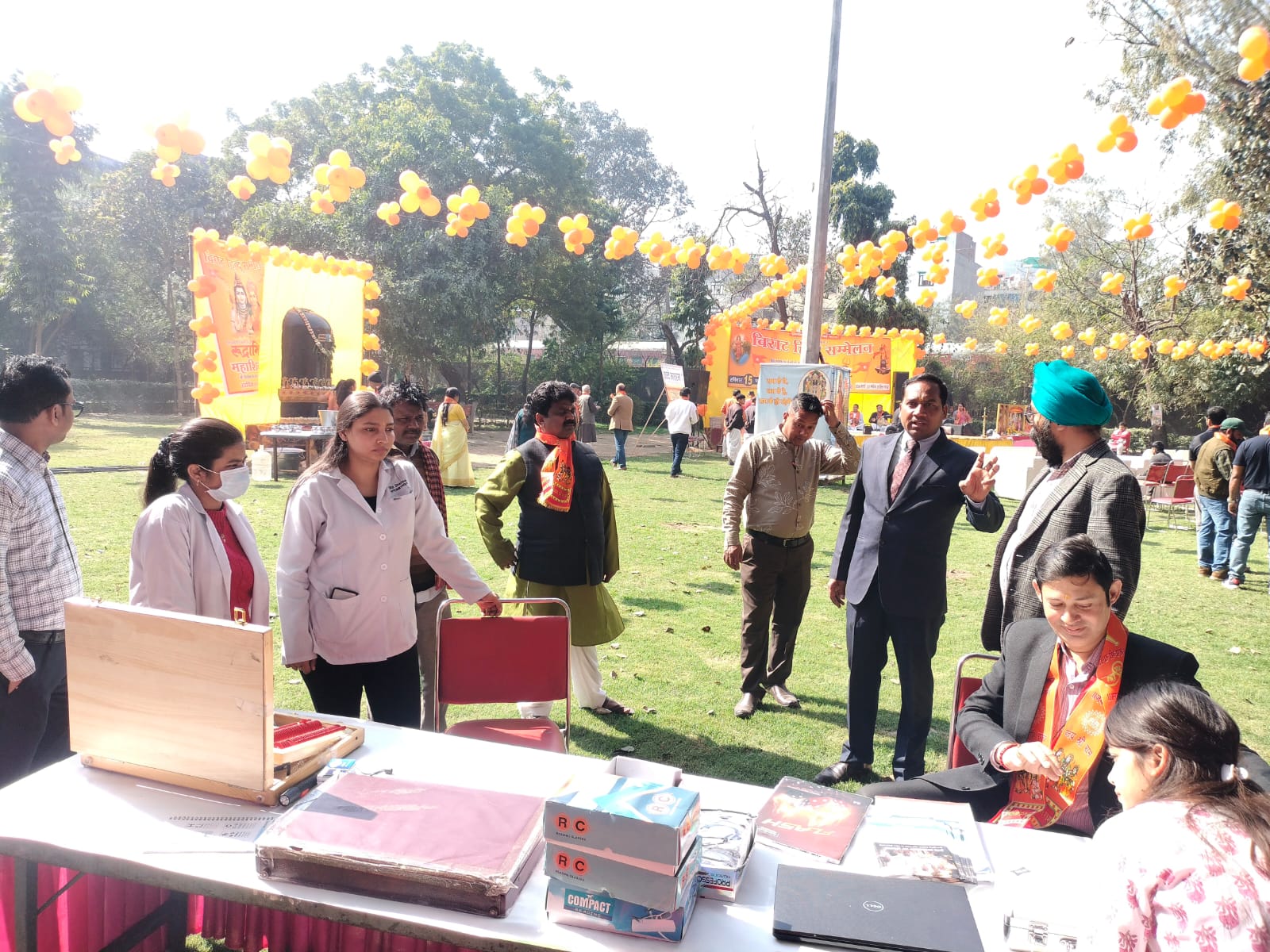 शिविर की व्यवस्था पर विचार विमर्श